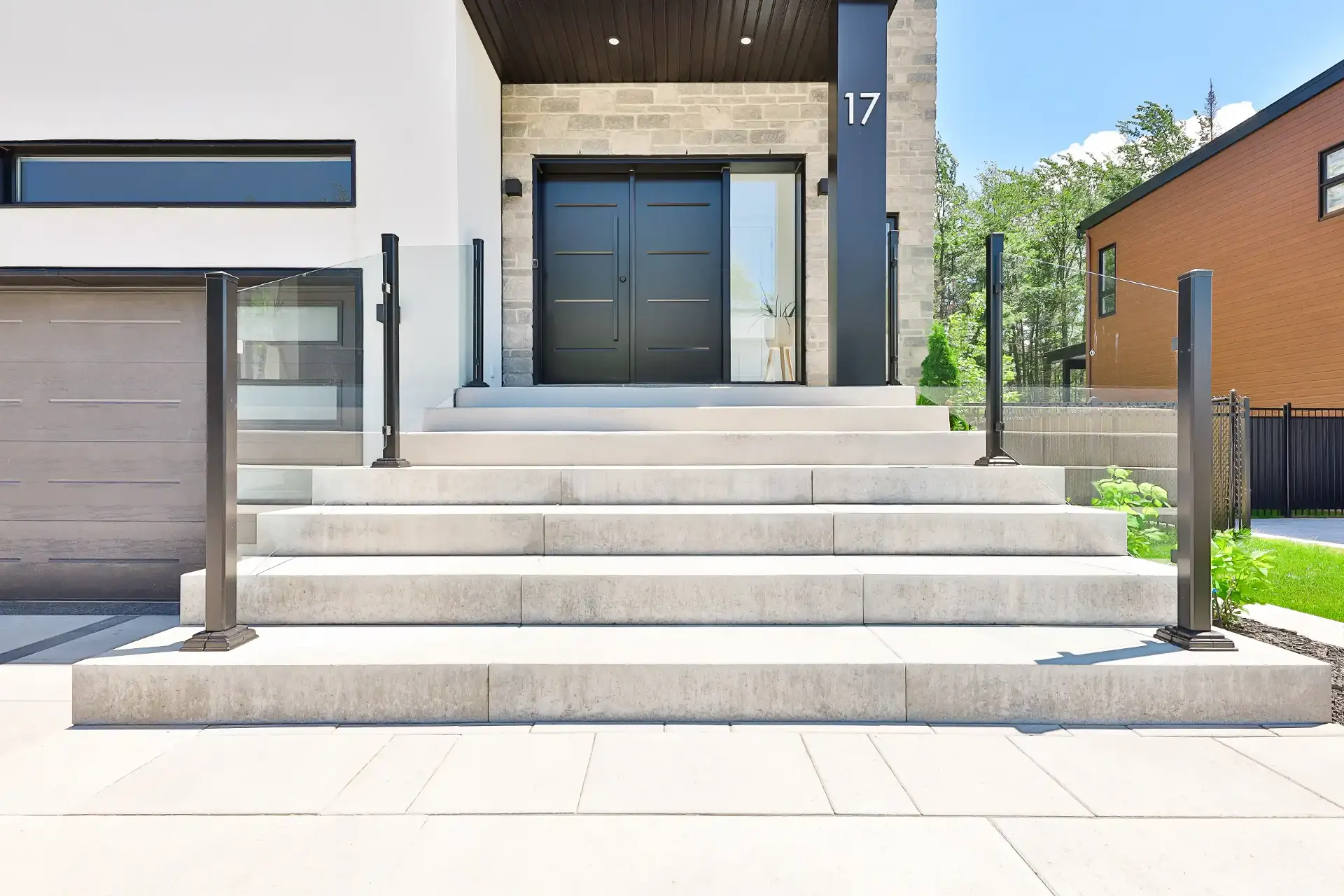 Modern entrance with custom Fenestria door